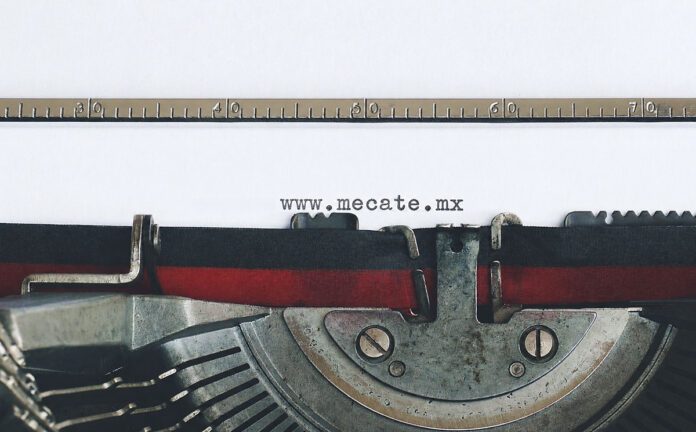máquina de escribir vintage diseño industrial clásico